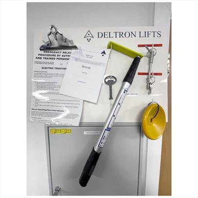 Engineers Telescopic Landing Door Unlocking Device Elevator Equipment